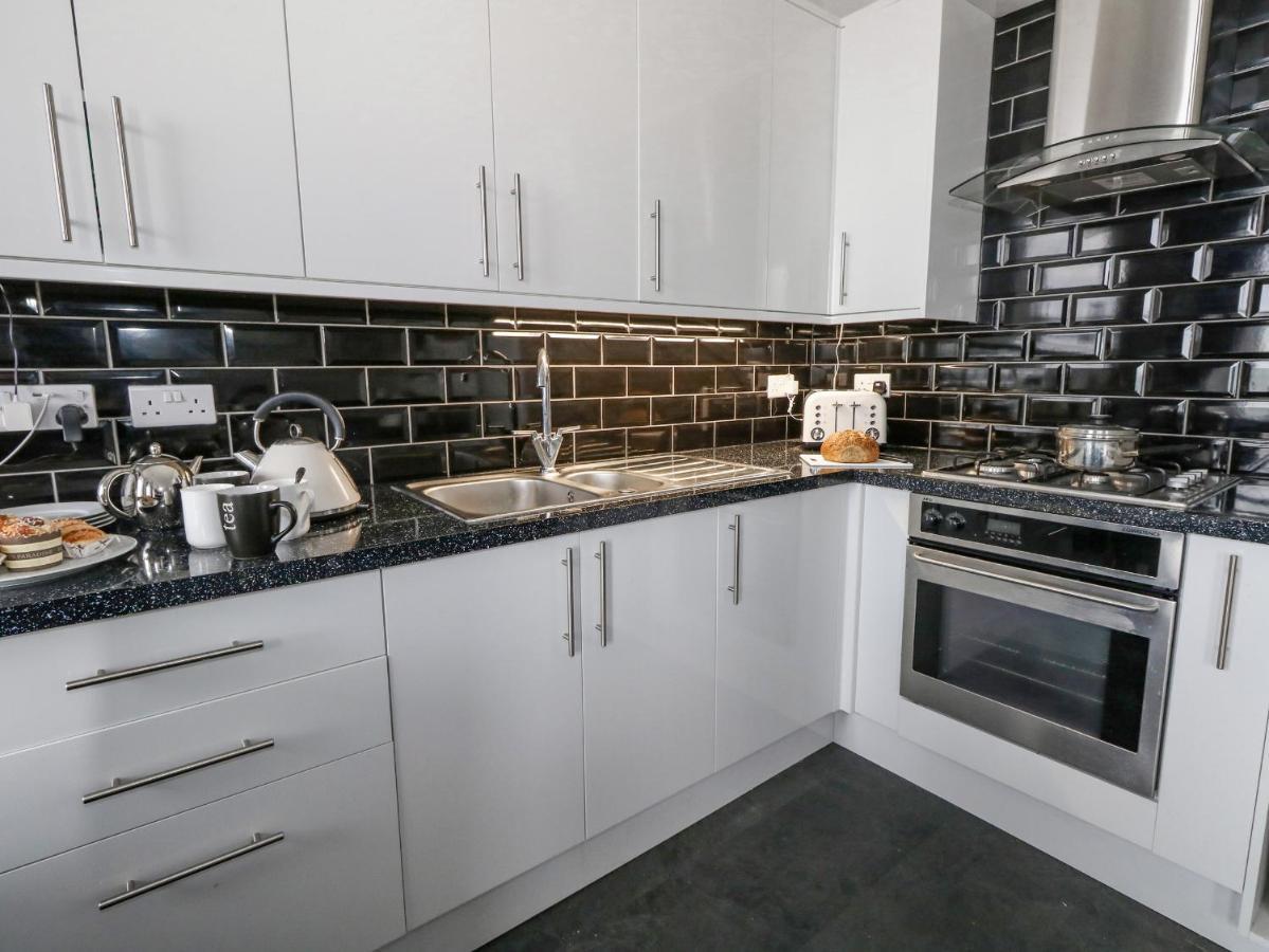Sunbeach Apartment *