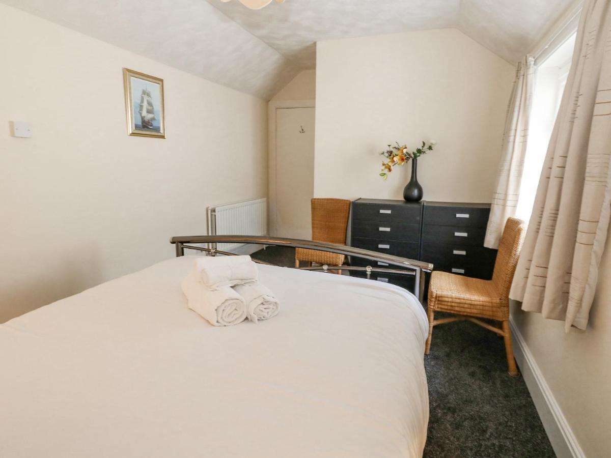 Sunbeach Apartment *