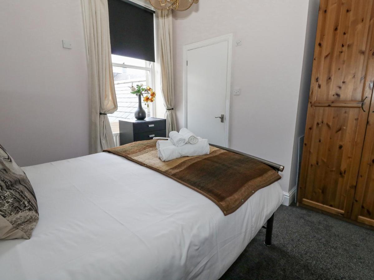 Sunbeach Apartment *